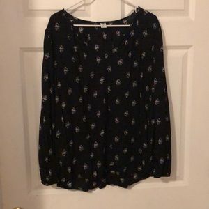 black and white floral top